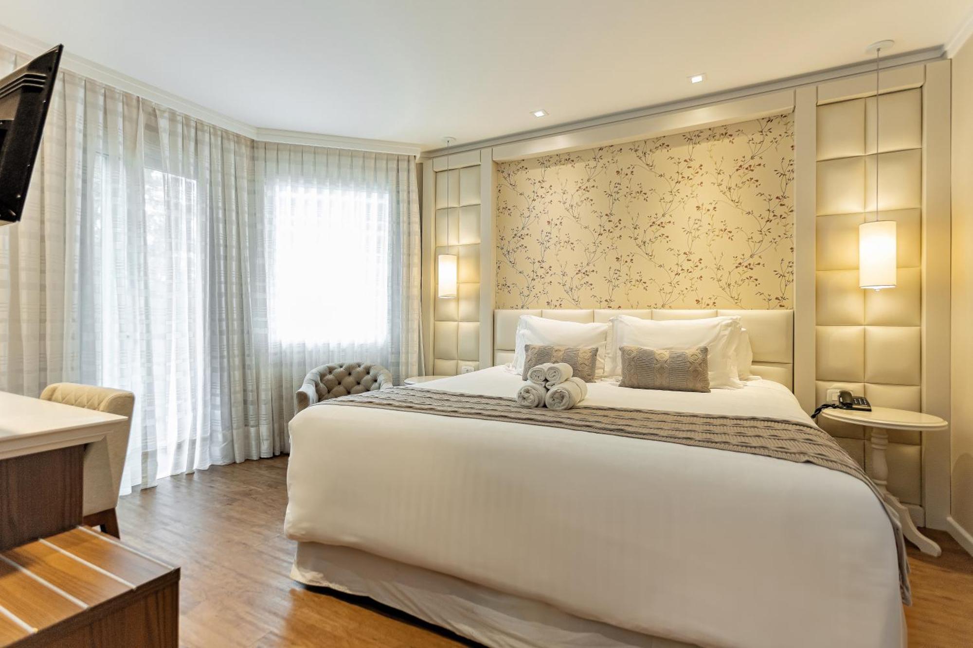 King Room Balcony,1588356706:JPEG